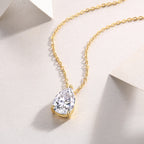 Collar de Moissanita Corte Pera en Plata S925 Chapado en Oro — Brillo Tipo Diamante (Incluye Cadena)