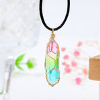 Collar de Cristal Transparente Multicolor — Diseño Geométrico y Estilo Natural