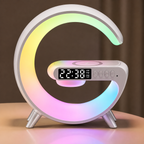 Lámpara LED Inteligente G con Cargador Inalámbrico y Bocina Bluetooth — Control por App, 10 Modos de Color, Reloj y Alarma