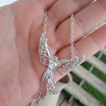 Collar Ángel Protector con Detalle de Cristal — Estilo Religioso y Elegante